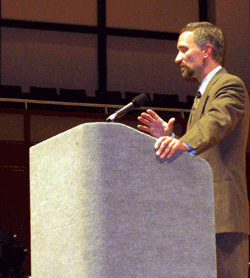Photo of Gerhard Pilcher delivering 2004 Diploma Ceremony address.